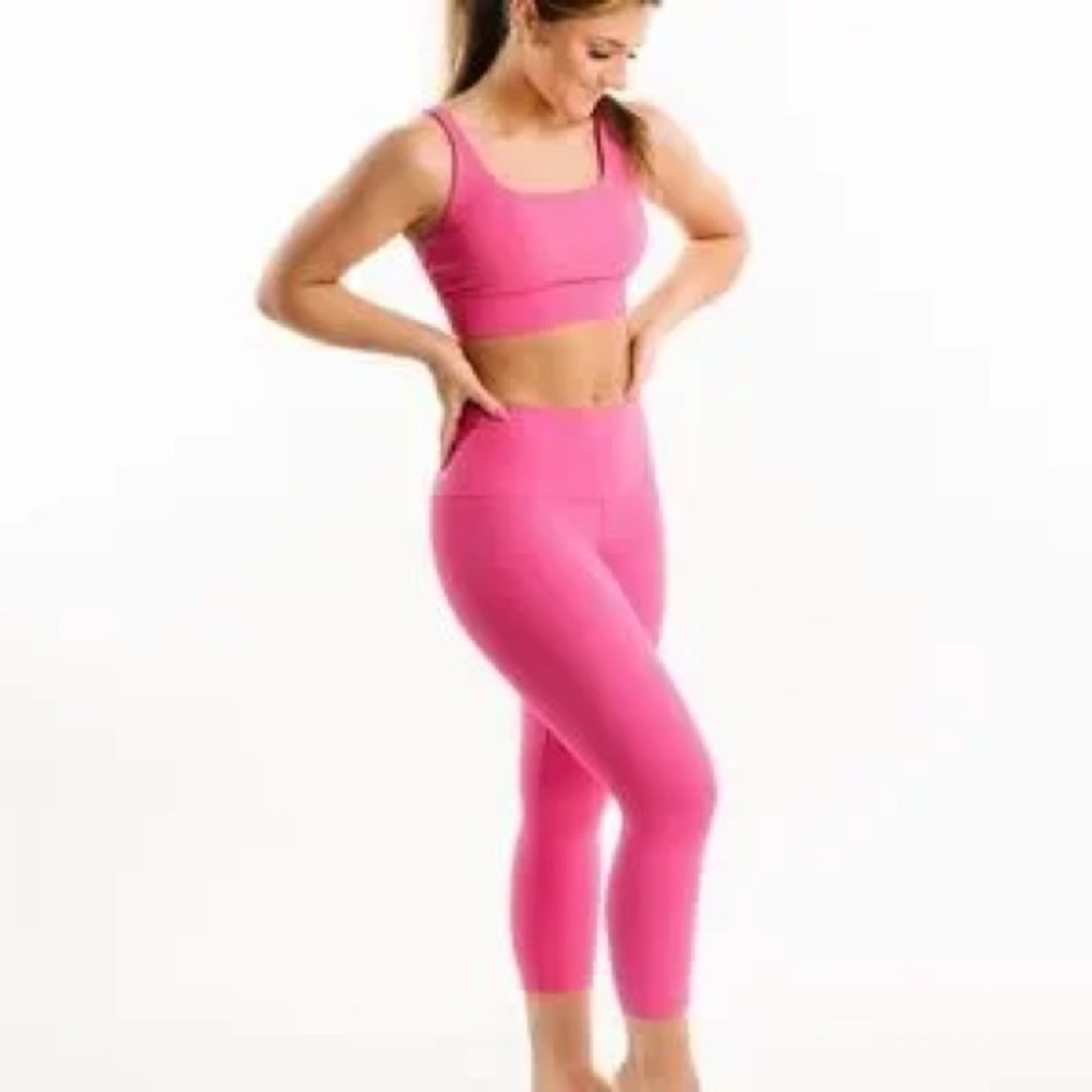 NWT NIP Zyia Muted Magenta Reve Hi-Rise Capri 20” 6-8